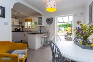 Kitchen/Diner- click for photo gallery